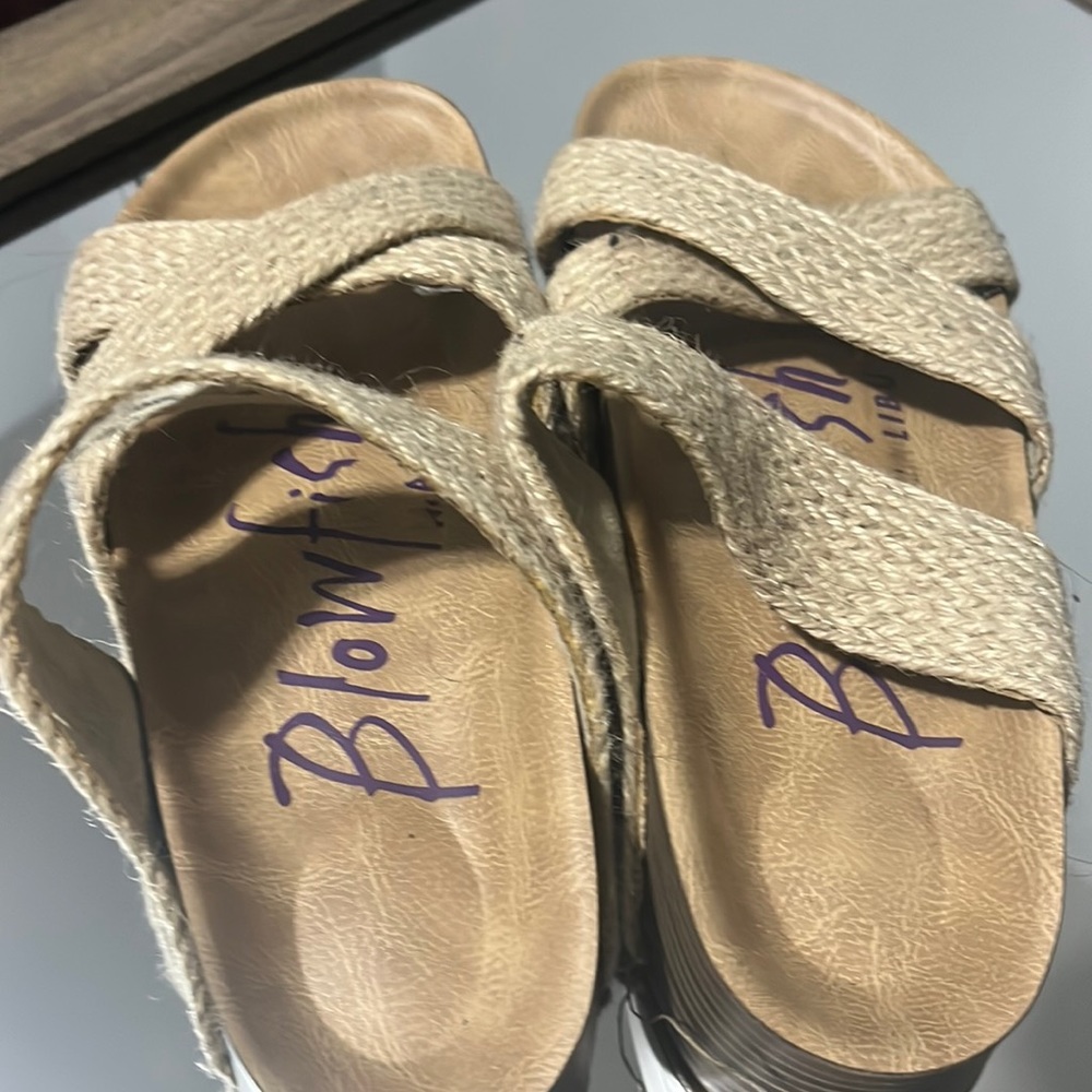 Sandals tan size 7blow fish Malibu